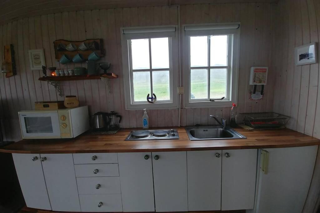 Cosy Cottage-Alfabakki-With Hot Tub Stori-Bakki Экстерьер фото