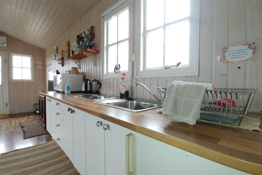 Cosy Cottage-Alfabakki-With Hot Tub Stori-Bakki Экстерьер фото